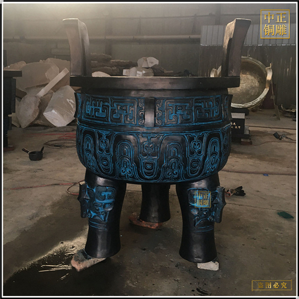黃銅圓鼎鑄造.jpg 黃銅圓鼎鑄造.jpg
